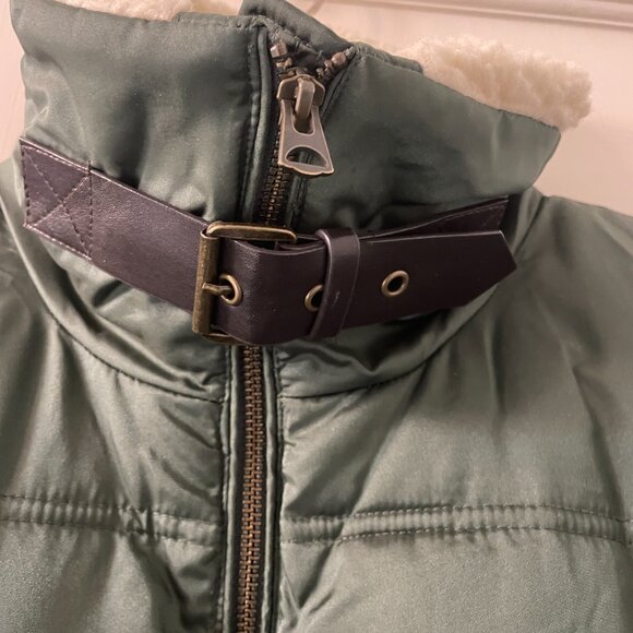 Land's End Quilted puffer jacket with Sherpa collar and buckle Women's Medium - Picture 7 of 9